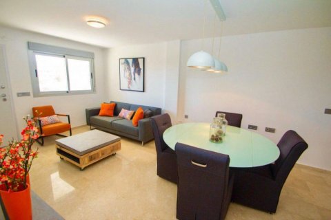 Apartamento en venta en Alicante, España 2 dormitorios, 109 m2 No. 45774 - foto 7