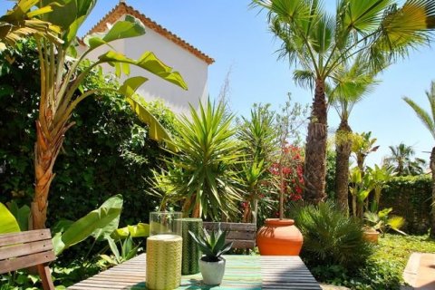 Villa en venta en Guardamar del Segura, Alicante, España 5 dormitorios, 290 m2 No. 42526 - foto 2