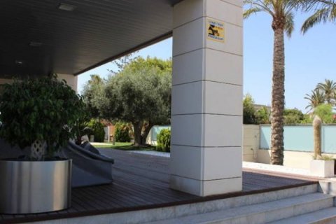 Villa en venta en Alicante, España 5 dormitorios, 350 m2 No. 44757 - foto 7