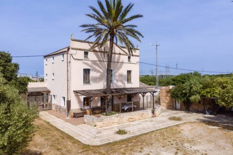 Сasa en venta en Ciutadella De Menorca, Menorca, España 10 dormitorios, 682 m2 No. 47437 - foto 1