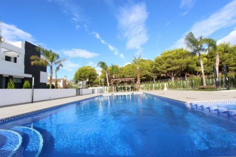 Casa adosada en venta en Calpe, Alicante, España 3 dormitorios, 307 m2 No. 41612 - foto 4