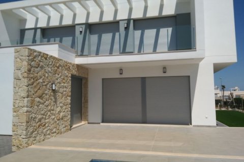 Villa en venta en Alicante, España 3 dormitorios, 202 m2 No. 43109 - foto 1