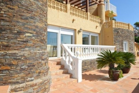 Villa en venta en El Campello, Alicante, España 5 dormitorios, 530 m2 No. 43871 - foto 2