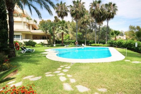 Apartamento en venta en Marbella, Málaga, España 2 dormitorios,  No. 43618 - foto 2