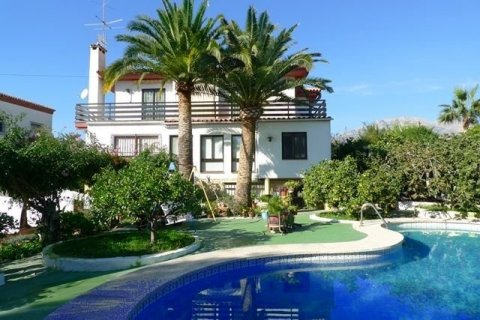 Villa en venta en La Nucia, Alicante, España 6 dormitorios, 381 m2 No. 42923 - foto 1