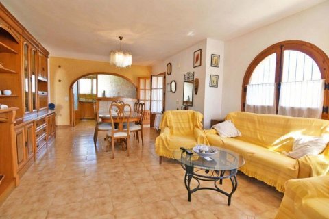 Villa en venta en Calpe, Alicante, España 5 dormitorios, 200 m2 No. 45015 - foto 7