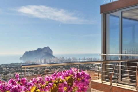 Villa en venta en Calpe, Alicante, España 6 dormitorios, 650 m2 No. 45656 - foto 2