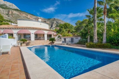 Villa en venta en Altea, Alicante, España 6 dormitorios, 275 m2 No. 42761 - foto 1