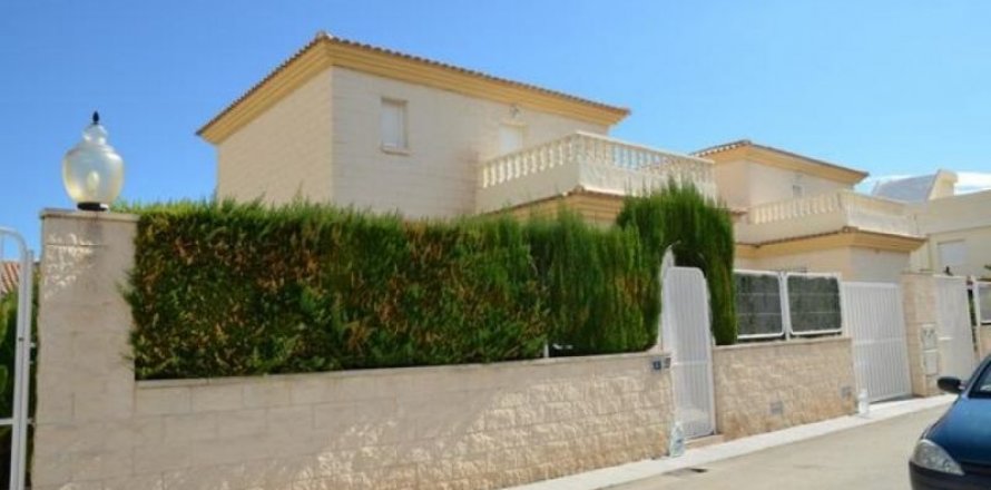 Villa en La Nucia, Alicante, España 6 dormitorios, 250 m2 No. 45203