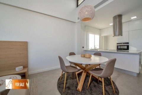 Villa en venta en Alicante, España 3 dormitorios, 174 m2 No. 46094 - foto 3