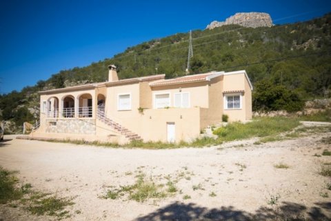 Villa en venta en Calpe, Alicante, España 4 dormitorios, 190 m2 No. 45424 - foto 1
