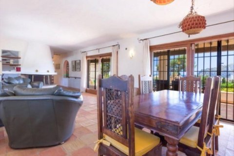 Villa en venta en Calpe, Alicante, España 6 dormitorios, 407 m2 No. 44768 - foto 9