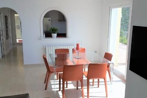 Villa en venta en Calpe, Alicante, España 3 dormitorios, 250 m2 No. 45532 - foto 7