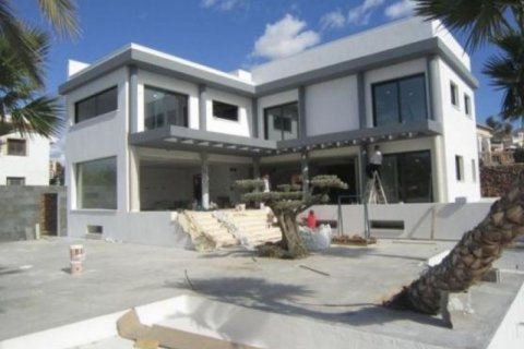 Villa en venta en Calpe, Alicante, España 5 dormitorios, 495 m2 No. 44388 - foto 1