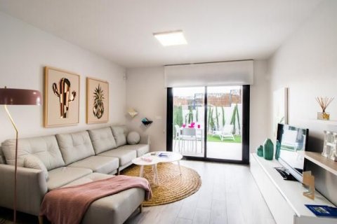 Casa adosada en venta en Villamartin, Alicante, España 3 dormitorios, 147 m2 No. 42214 - foto 5