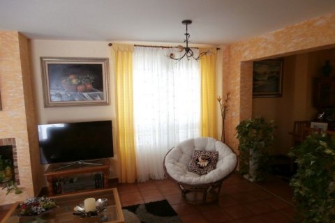 Casa adosada en venta en La Nucia, Alicante, España 5 dormitorios, 193 m2 No. 45231 - foto 2