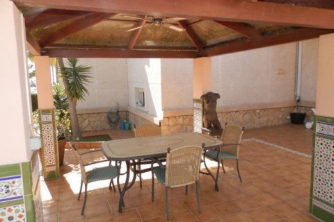 Villa en venta en Calpe, Alicante, España 4 dormitorios, 360 m2 No. 41525 - foto 7