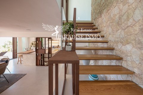 Villa en venta en Santa Eulalia Del Rio, Ibiza, España 6 dormitorios, 572 m2 No. 47623 - foto 16