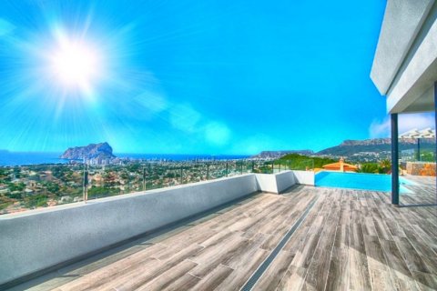 Villa en venta en Calpe, Alicante, España 5 dormitorios, 440 m2 No. 41651 - foto 1