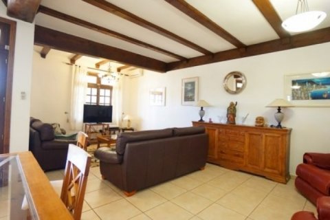 Villa en venta en Calpe, Alicante, España 5 dormitorios, 250 m2 No. 45405 - foto 4