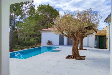 Villa en venta en Sol De Mallorca, Mallorca, España 5 dormitorios, 345 m2 No. 47575 - foto 2