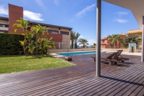 Villa en venta en Alicante, España 5 dormitorios, 900 m2 No. 44941 - foto 4