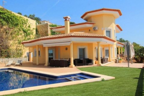 Villa en venta en Calpe, Alicante, España 4 dormitorios, 416 m2 No. 43941 - foto 1