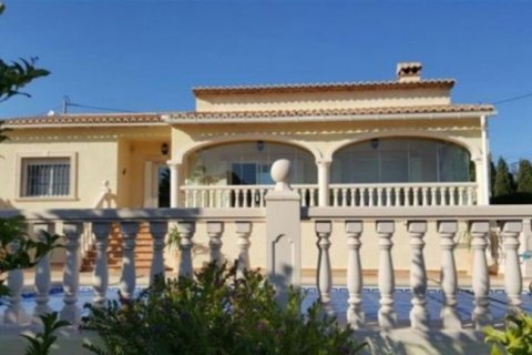 Villa en venta en Calpe, Alicante, España 3 dormitorios, 210 m2 No. 45578 - foto 3