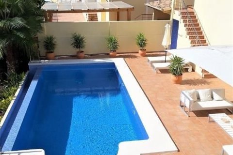 Villa en venta en Calpe, Alicante, España 3 dormitorios, 250 m2 No. 45532 - foto 3