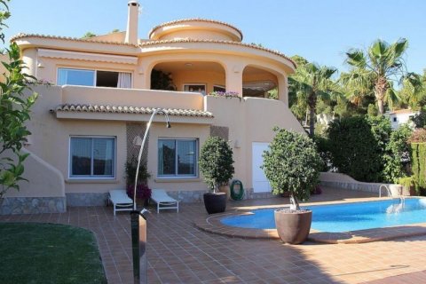 Villa en venta en Moraira, Alicante, España 3 dormitorios, 390 m2 No. 43703 - foto 1