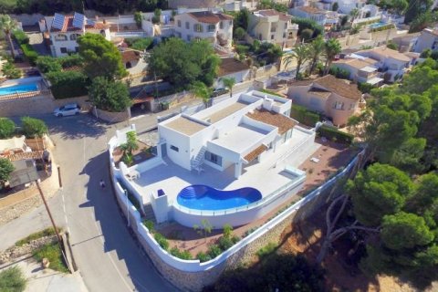 Villa en venta en Benissa, Alicante, España 4 dormitorios, 242 m2 No. 43128 - foto 2