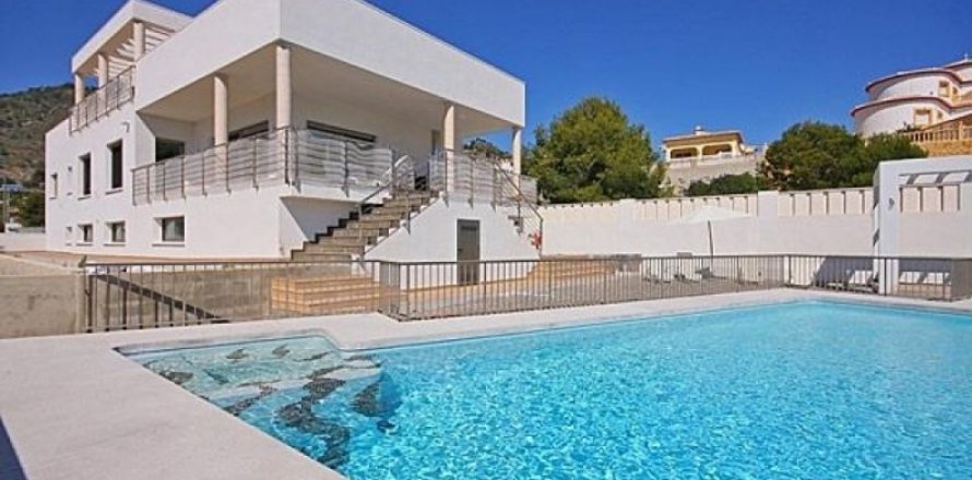 Villa en Calpe, Alicante, España 5 dormitorios, 260 m2 No. 45628