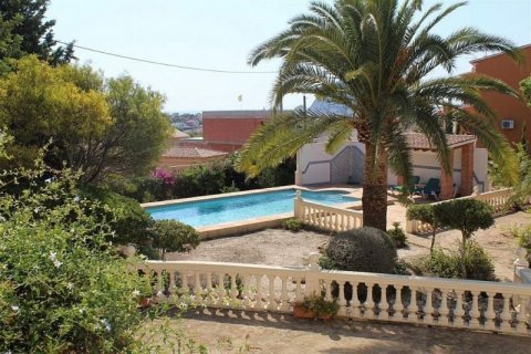 Villa en venta en Calpe, Alicante, España 4 dormitorios, 310 m2 No. 45417 - foto 4