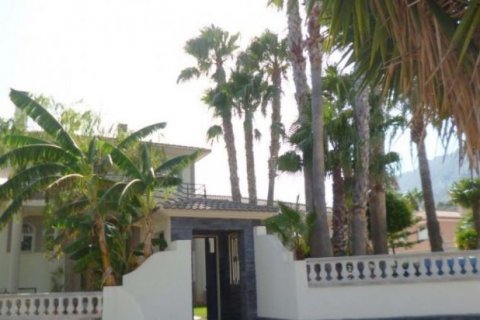 Villa en venta en Dénia, Alicante, España 6 dormitorios, 460 m2 No. 45274 - foto 1