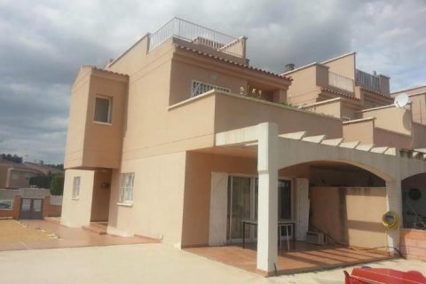 Casa adosada en venta en La Nucia, Alicante, España 3 dormitorios, 196 m2 No. 45228 - foto 1