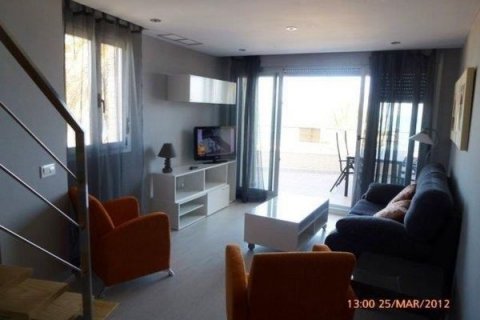 Casa adosada en venta en Dénia, Alicante, España 3 dormitorios, 125 m2 No. 45910 - foto 5