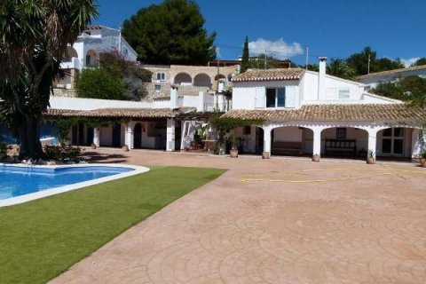 Villa en venta en Calpe, Alicante, España 3 dormitorios, 300 m2 No. 42428 - foto 2