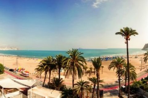 Apartamento en venta en Benidorm, Alicante, España 2 dormitorios, 157 m2 No. 42191 - foto 2