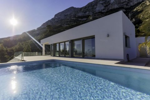 Villa en venta en Dénia, Alicante, España 4 dormitorios, 262 m2 No. 45412 - foto 1
