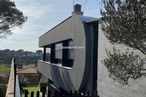 Villa en venta en Caldes de Malavella, Gerona, España 6 dormitorios, 320 m2 No. 40917 - foto 7