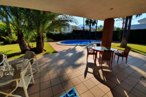 Villa en venta en Benidorm, Alicante, España 7 dormitorios, 650 m2 No. 42610 - foto 2