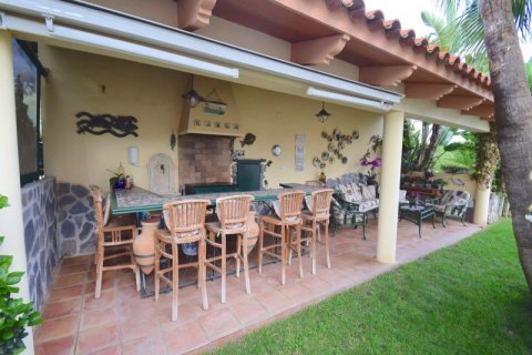 Villa en venta en Alfaz del Pi, Alicante, España 5 dormitorios, 650 m2 No. 43887 - foto 5