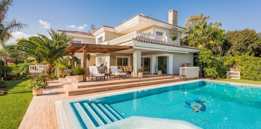 Villa en Marbella, Málaga, España 6 dormitorios, 650 m2 No. 45267