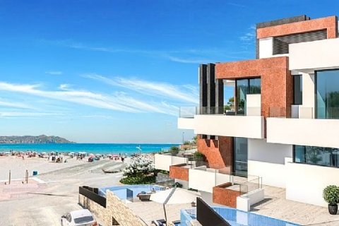 Casa adosada en venta en Benidorm, Alicante, España 3 dormitorios, 298 m2 No. 45099 - foto 6