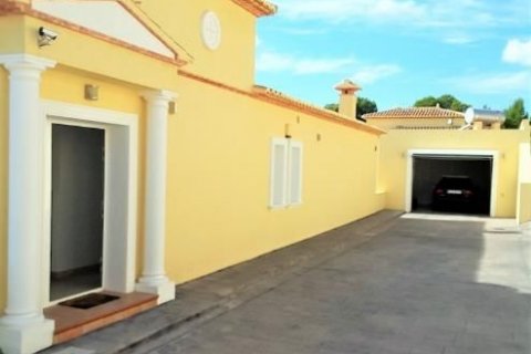 Villa en venta en Calpe, Alicante, España 3 dormitorios, 250 m2 No. 45532 - foto 4