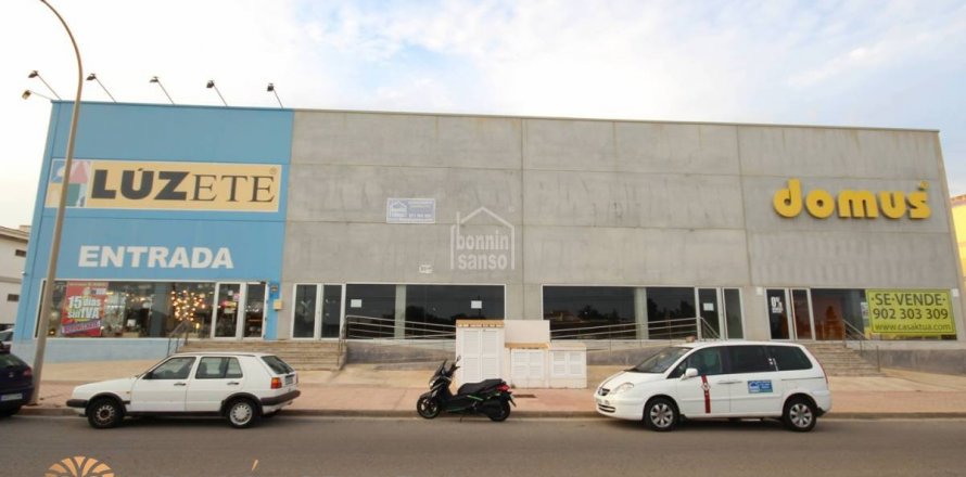 Propiedad comercial en Mahon, Menorca, España 1475 m2 No. 46995