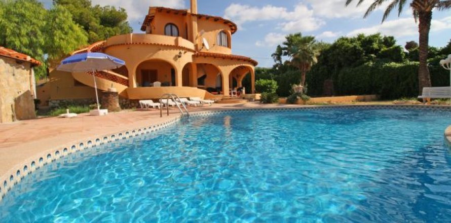 Villa en Calpe, Alicante, España 4 dormitorios, 160 m2 No. 43753