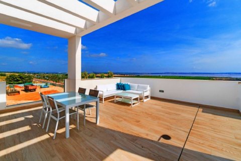Casa adosada en venta Torrevieja, Alicante, España 2 dormitorios, 131 m2 No. 42384 - foto 1