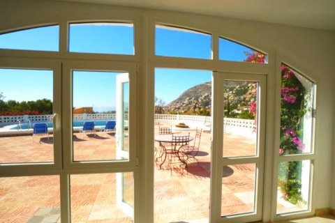 Villa en venta en Calpe, Alicante, España 3 dormitorios, 214 m2 No. 42812 - foto 9