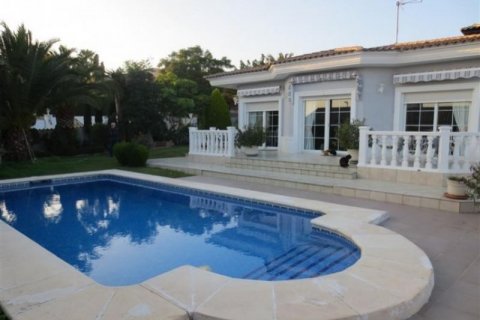 Villa en venta en Calpe, Alicante, España 5 dormitorios, 475 m2 No. 45419 - foto 2